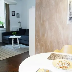 elegant-apartment-in-the-center-of.sofiahotelsbg.com/